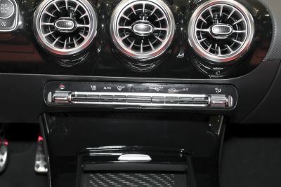 2025款 改款 AMG A 35 L 4MATIC-内饰-图片-有驾 2025款 改款 AMG A 35 L 4MATIC-内饰-图片-有驾