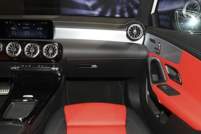 2025款 改款 AMG A 35 L 4MATIC-内饰-图片-有驾 2025款 改款 AMG A 35 L 4MATIC-内饰-图片-有驾