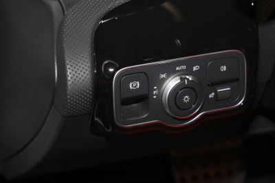 2025款 改款 AMG A 35 L 4MATIC-内饰-图片-有驾 2025款 改款 AMG A 35 L 4MATIC-内饰-图片-有驾