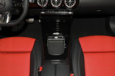 2025款 改款 AMG A 35 L 4MATIC-内饰-图片-有驾 2025款 改款 AMG A 35 L 4MATIC-内饰-图片-有驾