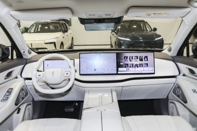 2025款 四驱 Max-内饰-图片-有驾