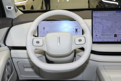 2025款 四驱 Max-内饰-图片-有驾