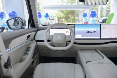 2025款 四驱 Max-内饰-图片-有驾