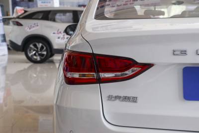 2020款 1.5L 手动尊贵版 国VI-外观-图片-有驾