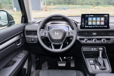 2025款 240TURBO 两驱豪华版 7座-内饰-图片-有驾