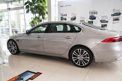 2025款 2.0T P250 两驱尊享豪华版-外观-图片-有驾 2025款 2.0T P250 两驱尊享豪华版-外观-图片-有驾