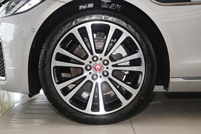 2025款 2.0T P250 两驱尊享豪华版-外观-图片-有驾 2025款 2.0T P250 两驱尊享豪华版-外观-图片-有驾