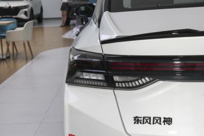 2024款 1.5T 赛道版-外观-图片-有驾