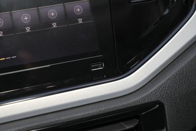 2024款  Plus 1.5L 自动炫彩科技版-内饰-图片-有驾