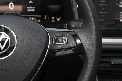 2024款  Plus 1.5L 自动炫彩科技版-内饰-图片-有驾
