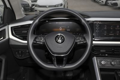 2024款  Plus 1.5L 自动炫彩科技版-内饰-图片-有驾