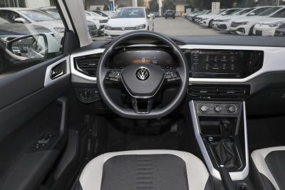 2024款  Plus 1.5L 自动炫彩科技版-内饰-图片-有驾