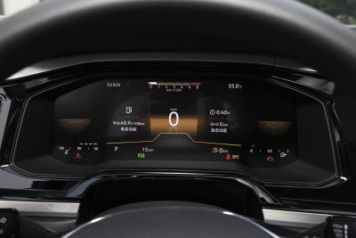 2024款  Plus 1.5L 自动炫彩科技版-内饰-图片-有驾