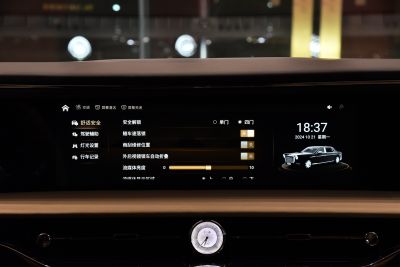 2023款 4.0T V8-内饰-图片-有驾