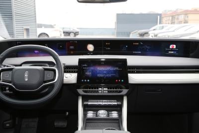 2025款 2.0T 四驱尊睿混动版-内饰-图片-有驾 2025款 2.0T 四驱尊睿混动版-内饰-图片-有驾