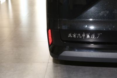 2025款 2.0L 自动长轴旗舰型 7座-外观-图片-有驾