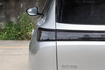 2025款 112KM梦想版-外观-图片-有驾