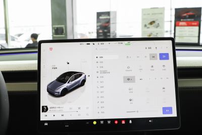 2025款 后轮驱动版-内饰-图片-有驾