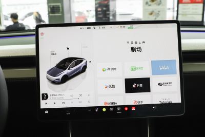 2025款 后轮驱动版-内饰-图片-有驾