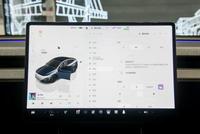 2025款 后轮驱动版-内饰-图片-有驾
