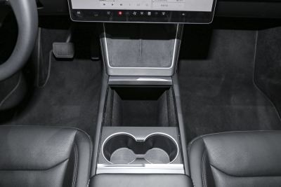 2025款 后轮驱动版-内饰-图片-有驾