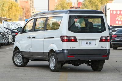 2024款 熊猫版 1.5L 工程狮客车 5/6/7座-外观-图片-有驾