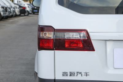 2024款 熊猫版 1.5L 工程狮客车 5/6/7座-外观-图片-有驾