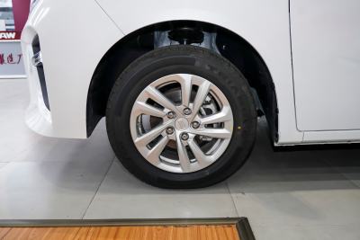2025款 320km 豪华版 9座-外观-图片-有驾