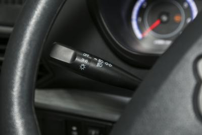 2023款 1.6L CNG舒适型厢货2座-内饰-图片-有驾