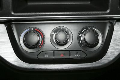2023款 1.6L CNG舒适型厢货2座-内饰-图片-有驾
