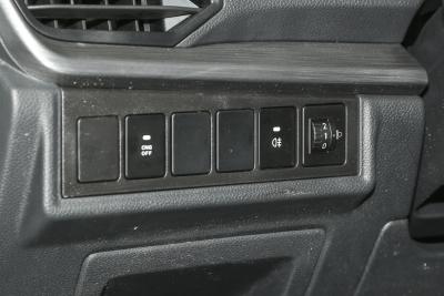 2023款 1.6L CNG舒适型厢货2座-内饰-图片-有驾
