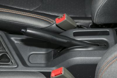 2023款 1.6L CNG舒适型厢货2座-内饰-图片-有驾