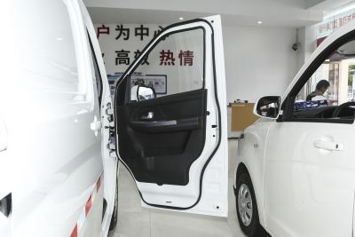 2023款 1.6L CNG舒适型厢货2座-内饰-图片-有驾
