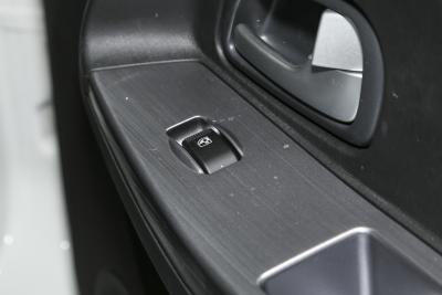 2023款 1.6L CNG舒适型厢货2座-内饰-图片-有驾