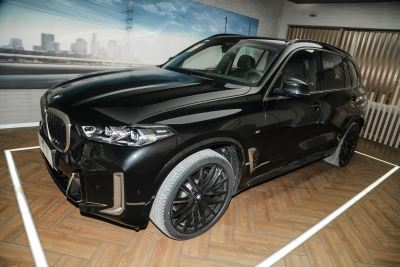 2024款 xDrive 40Li 尊享型黑焰限量版-外观-图片-有驾