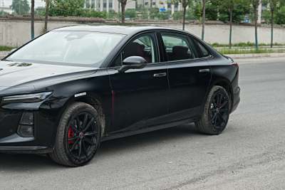 2025款 2.0T 自动玄影200万辆纪念版-外观-图片-有驾
