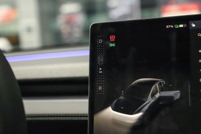 2025款 后轮驱动 首发版-内饰-图片-有驾