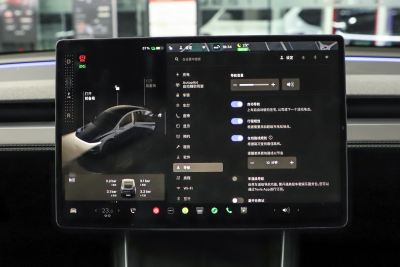 2025款 后轮驱动 首发版-内饰-图片-有驾
