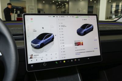 2025款 后轮驱动 首发版-内饰-图片-有驾