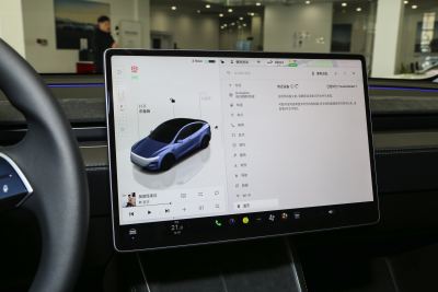 2025款 后轮驱动 首发版-内饰-图片-有驾