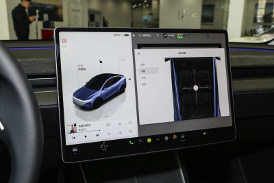 2025款 后轮驱动 首发版-内饰-图片-有驾