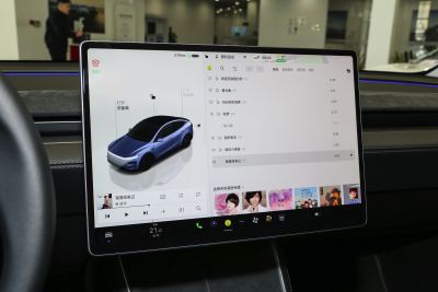 2025款 后轮驱动 首发版-内饰-图片-有驾
