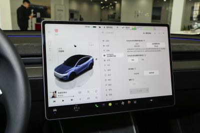 2025款 后轮驱动 首发版-内饰-图片-有驾