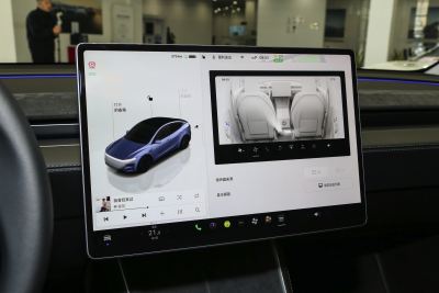 2025款 后轮驱动 首发版-内饰-图片-有驾