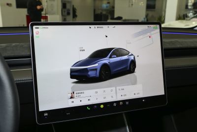 2025款 后轮驱动 首发版-内饰-图片-有驾