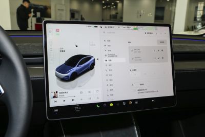 2025款 后轮驱动 首发版-内饰-图片-有驾