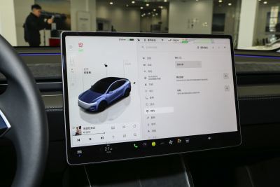 2025款 后轮驱动 首发版-内饰-图片-有驾