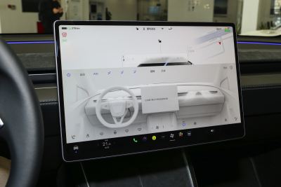 2025款 后轮驱动 首发版-内饰-图片-有驾