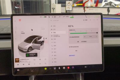 2025款 后轮驱动 首发版-内饰-图片-有驾