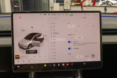 2025款 后轮驱动 首发版-内饰-图片-有驾